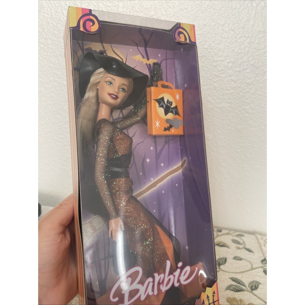 Barbie HALLOWEEN TRICK OR CHIC BARBIE Doll 2006 - Picture 7 of 9